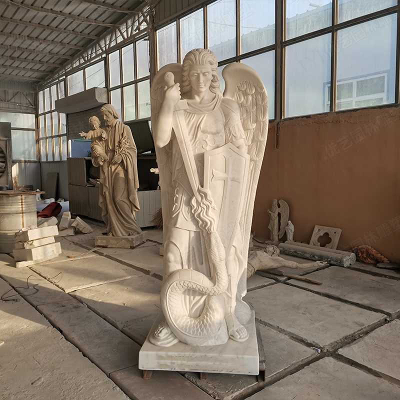 圣邁克雕塑，大理石圣邁克