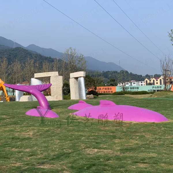 雕塑在應(yīng)用的時候都有哪些不同表現(xiàn)形式呢？