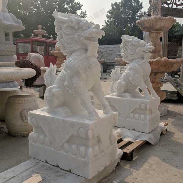 什么是傳統(tǒng)景觀中的藝術(shù)雕塑呢？