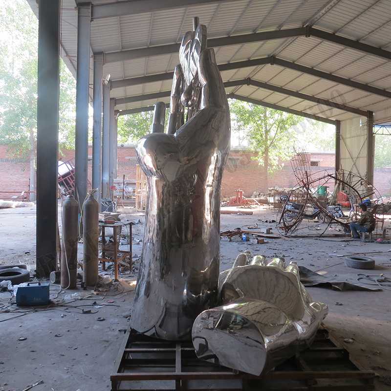 水滴主題不銹鋼雕塑，雙手不銹鋼雕塑，手托水滴景觀雕塑